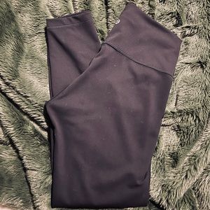 Women’s lululemon wonder under 7/8 legging, only worn twice!